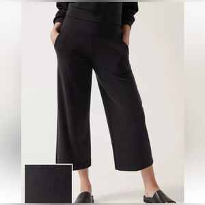 EUC Athleta Seasoft Wide Crop Pant Black Small Tall